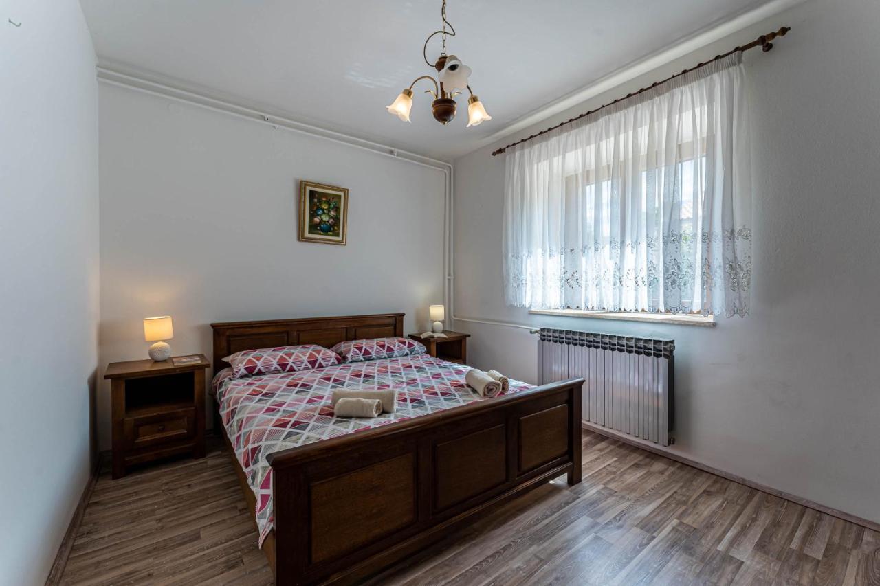 Appartamento Apartman Ana Pola Esterno foto