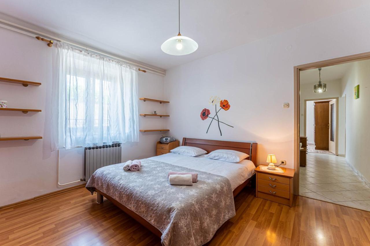 Appartamento Apartman Ana Pola Esterno foto